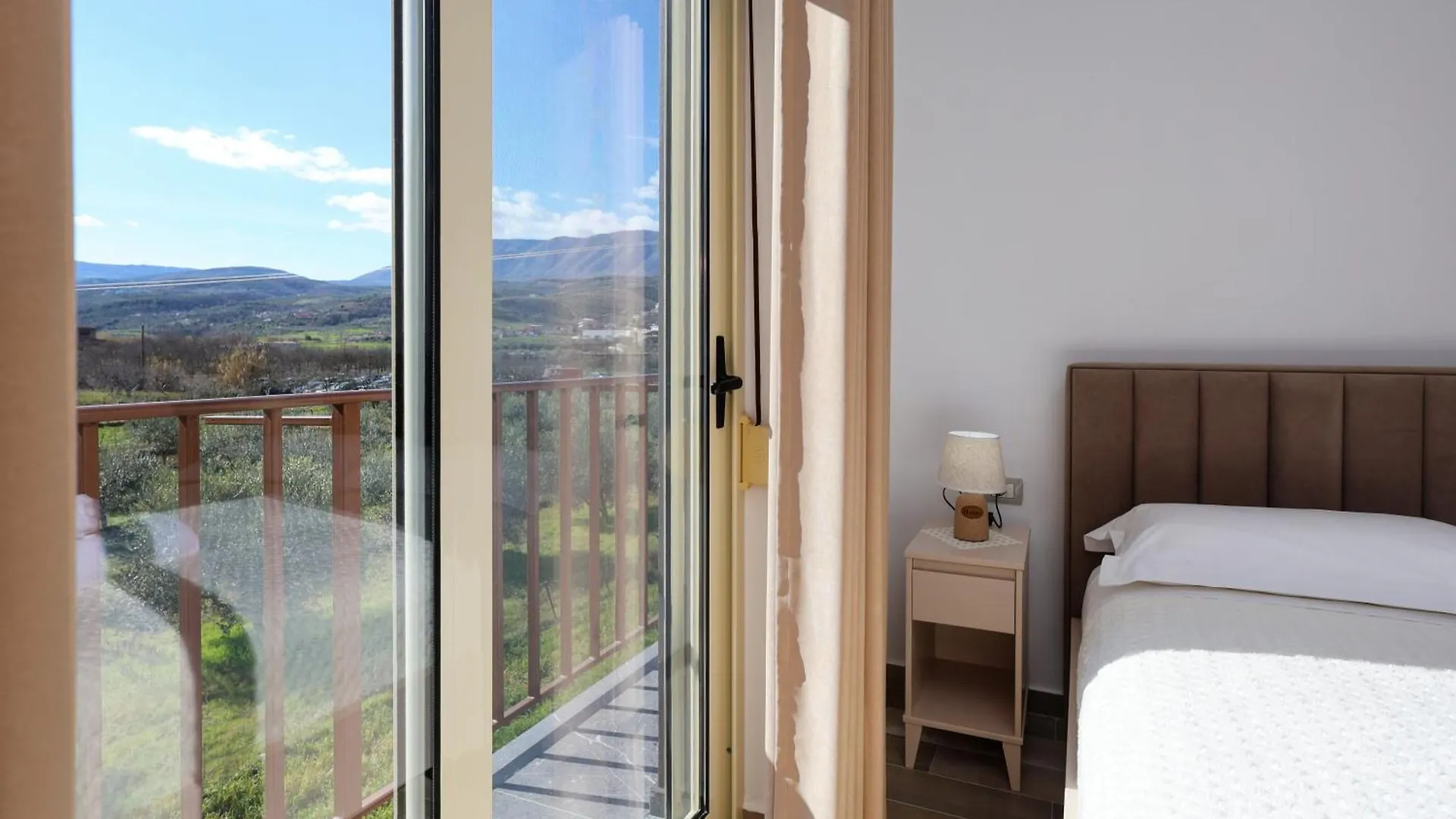 Villa Petro Berat 0*,  Albania