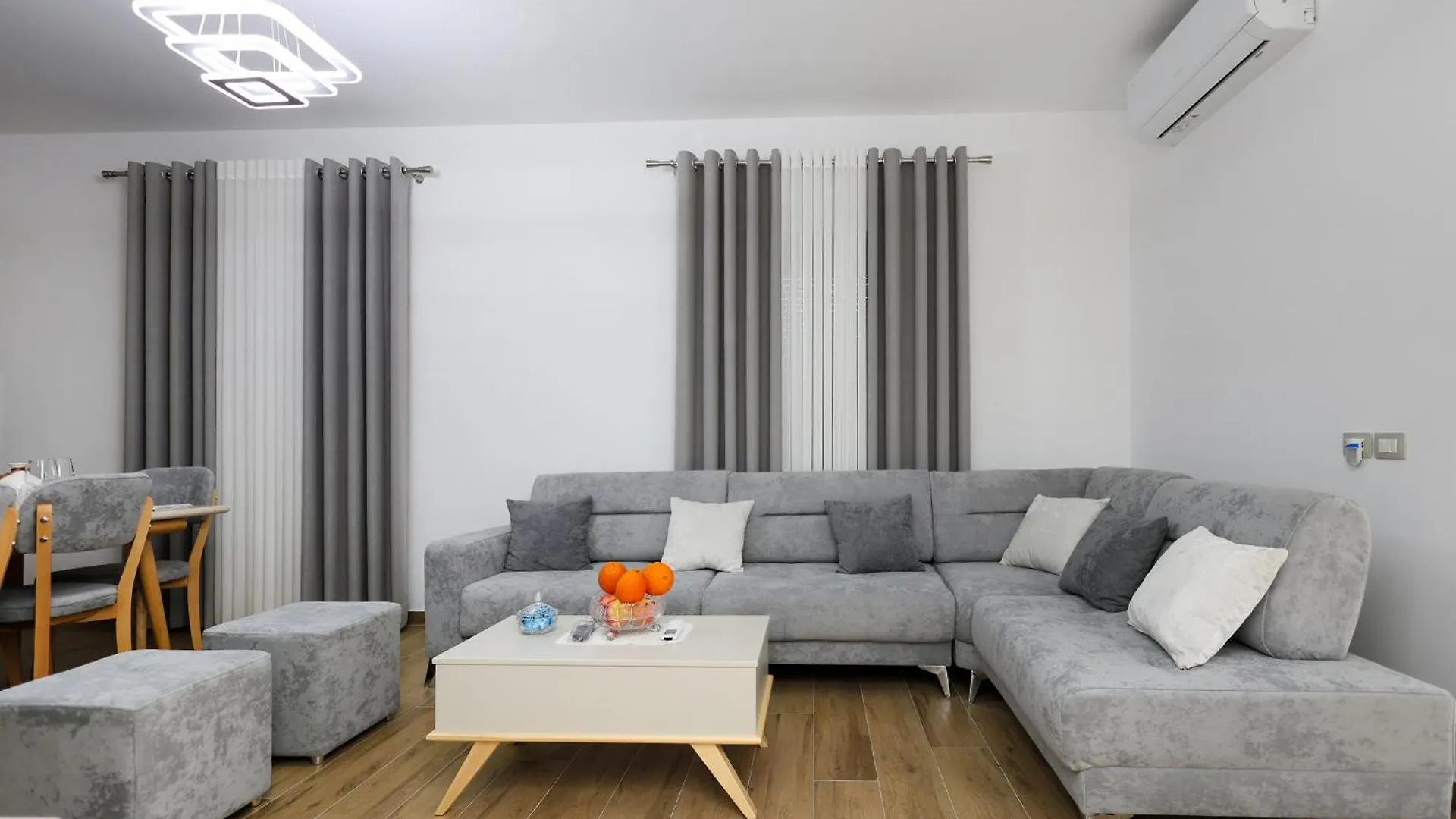 Villa Petro Berat 0*,  Albania
